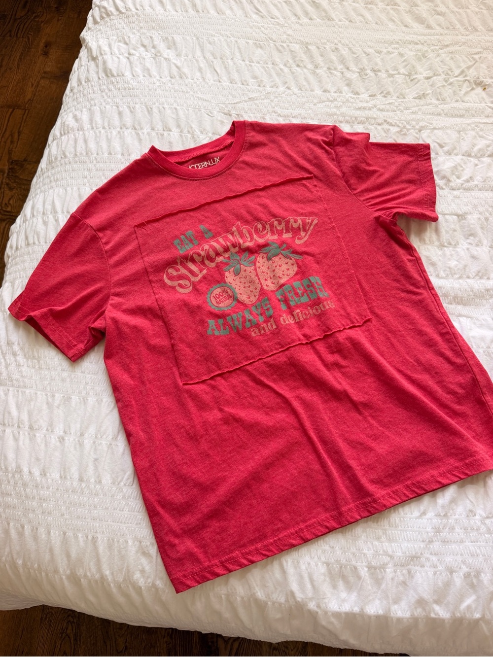 Modern Lux graphic tee in red XS